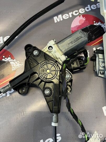 Водительский стеклоподъемник w639 Mercedes-Benz