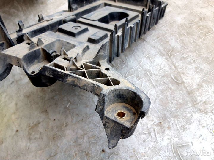 Площадка акб шкода