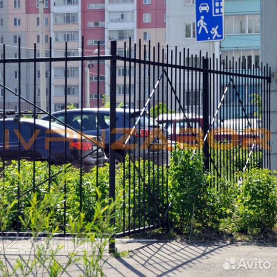 Заборы около многоквартирного дома в Пучеже