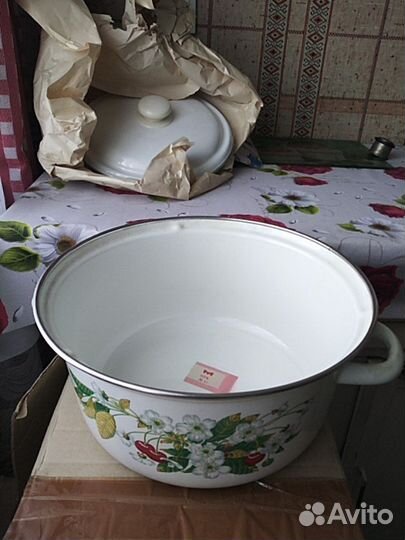 Кастрюля эмалиринованная