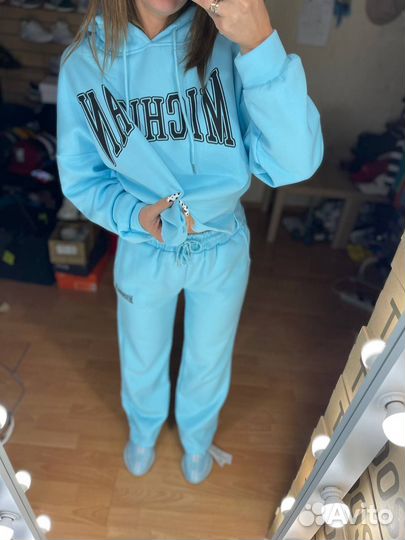 Спортивный костюм женский