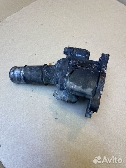 Корпус термостата Nissan Pathfinder yd25ddti