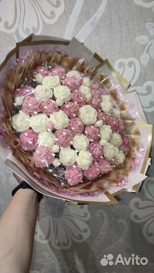 Букеты из шок. роз, зефира, сухофруктов