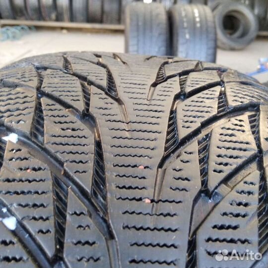 Nokian Tyres WR 215/60 R17