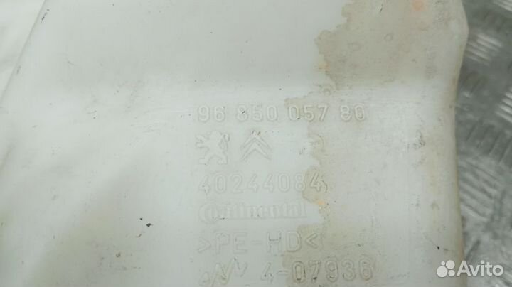 Бачок стеклоомывателя Peugeot 3008