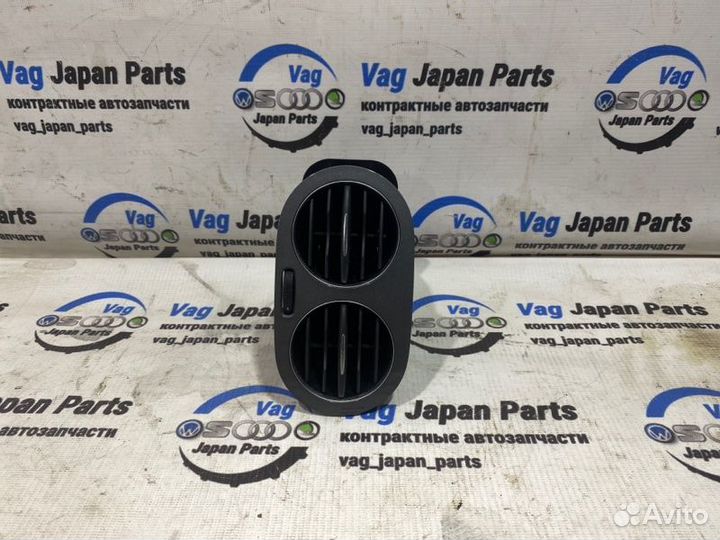 Воздуховод салона передний правый Volkswagen