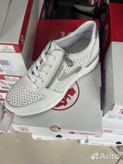 Кроссовки женские 40 размер