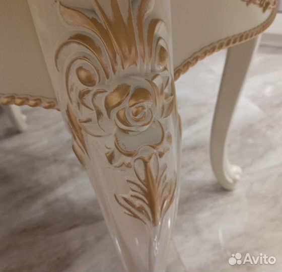 Кухонный стол и стулья. Новое