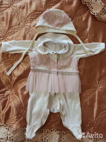 Комплект на выписку для девочки