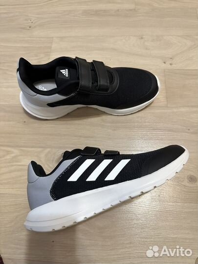 39.5 Новые кроссовки Adidas