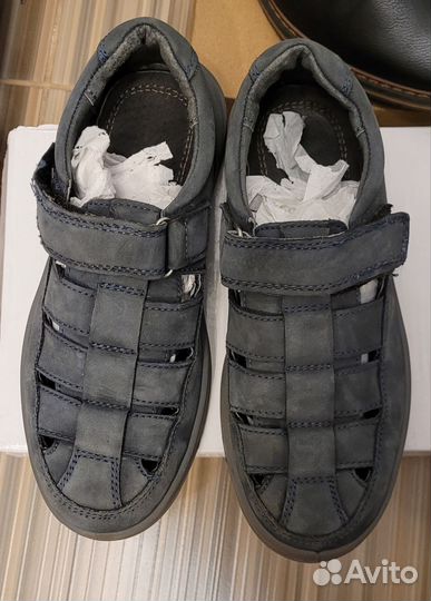 Две пары обуви 33 и 34 размер