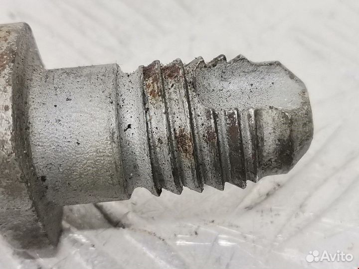 Крюк буксировочный Audi A6 4B/C5 2001 4B0805616A