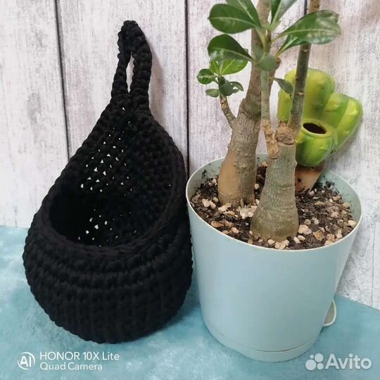 Вязанаяподвеснаякорзинка 