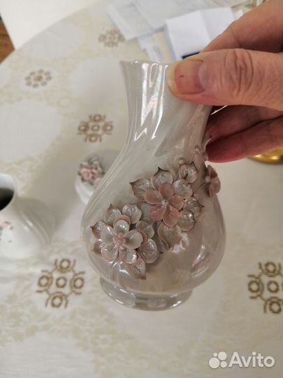 Маленькие вазочка, фарфор