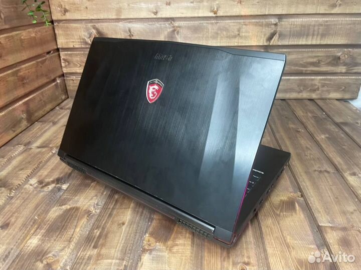 Стильный игровой ноутбук Msi i7 GTX970