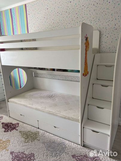 Двухъярусная кровать бу с матрасами
