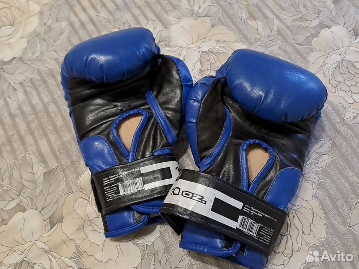 Боксерские перчатки 10 oz