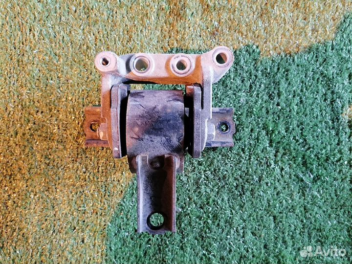 Опора двигателя (подушка двс) правая MN184372 Mits