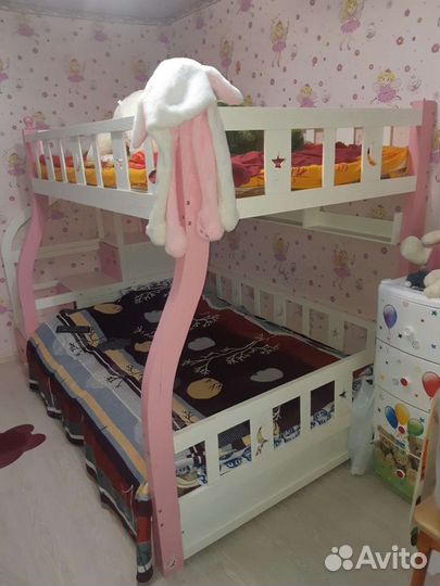 Двух этажная детская кровать