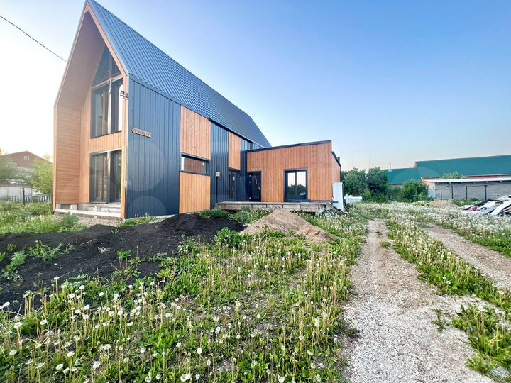 Коттедж 160 м² на участке 10 сот.