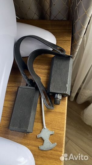 Педальный тренажер с электродвигателем