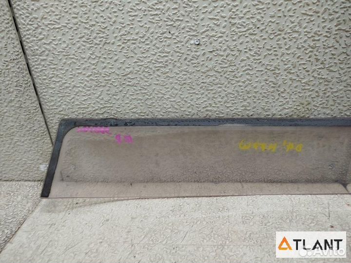 Ветровик задний правый mitsubishi pajero IO