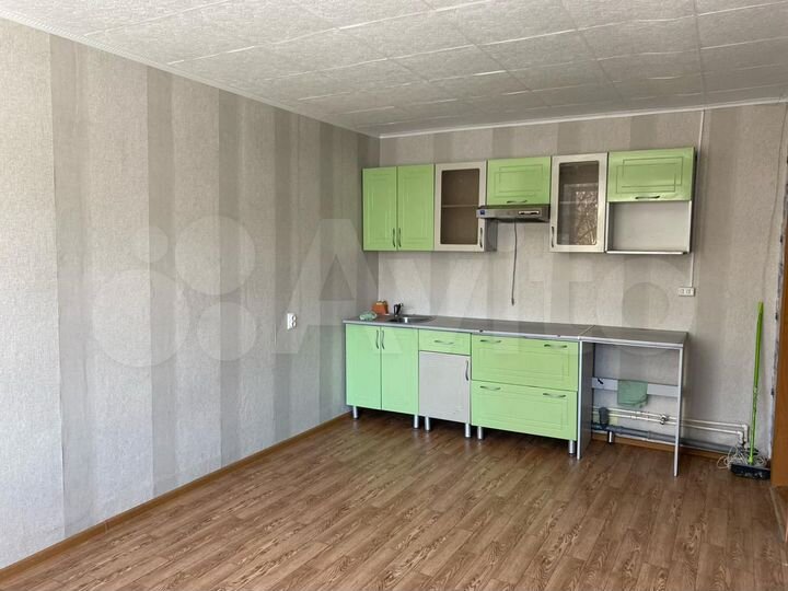 Комната 18 м² в 8-к., 4/5 эт.