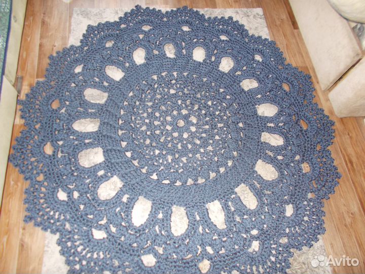 Темно-синий ковер