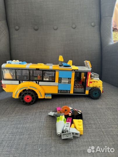 Автобус Lego Hidden Side* 70423 и подставка