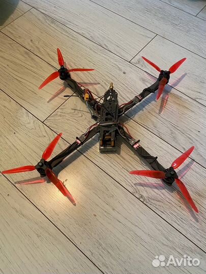 FPV дрон квадракоптер