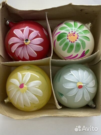 Елочные игрушки СССР Шары 10см с ромашками Лот 366