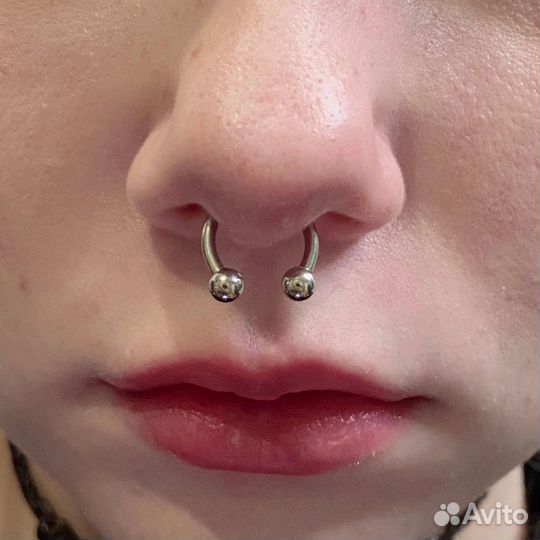 Модель на пирсинг