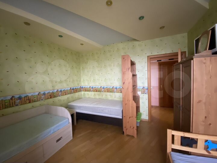 Комната 16 м² в 3-к., 12/25 эт.