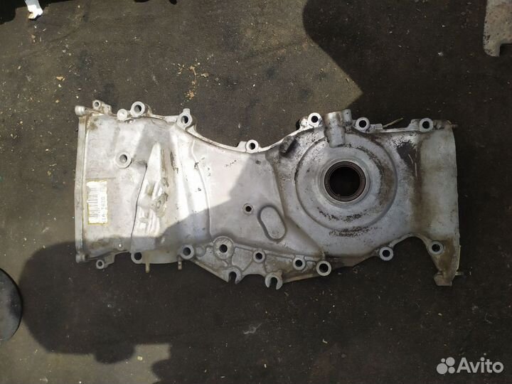 Крышка двигателя передняя Toyota Avensis 2 (T250)