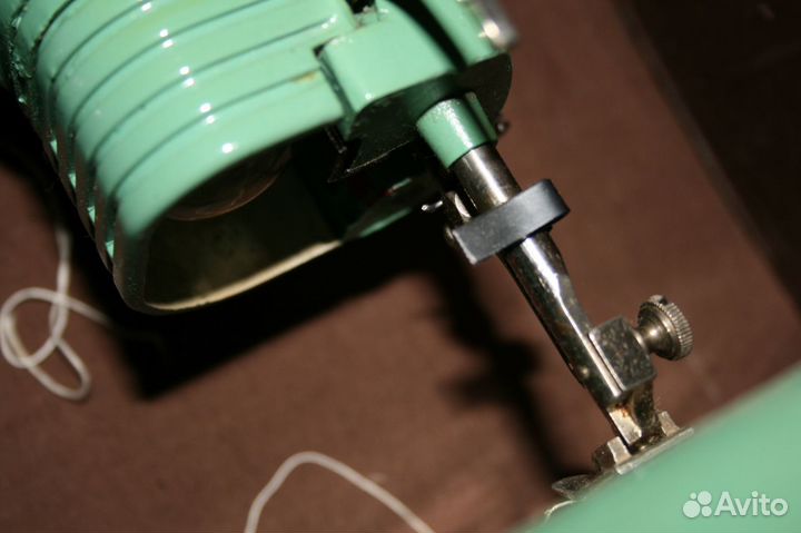 Продам швейную машину 