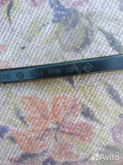 Поводок стеклоочистителя передний левый Volkswagen