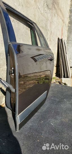 Дверь задняя левая Skoda Octavia A7