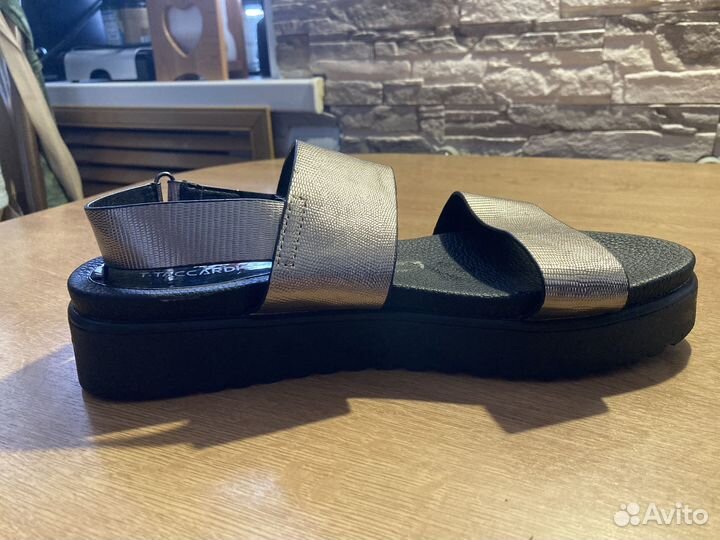 Босоножки женские