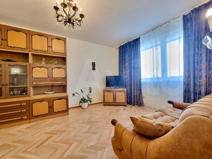 2-к. квартира, 52 м², 13/16 эт.