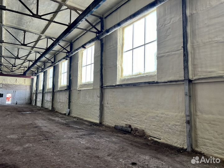 Утепление пенополиуретаном ППУ домов ангаров