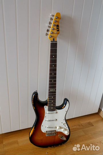 Гитата ESP LTD ST-203 3-tone burst Distressed