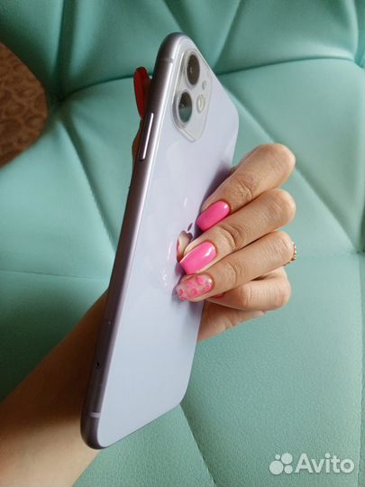 Телефон iPhone 11