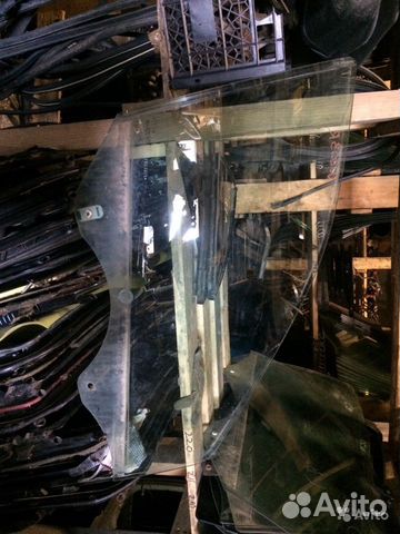 Стекло переднее правое и левое Mercedes w203