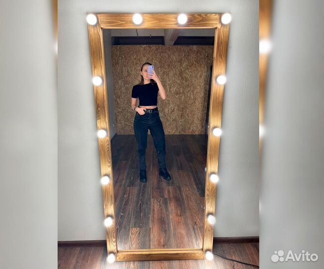 Гримерное зеркало с лампочками во весь рост