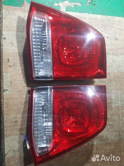 Фонари крышки багажника TLC200