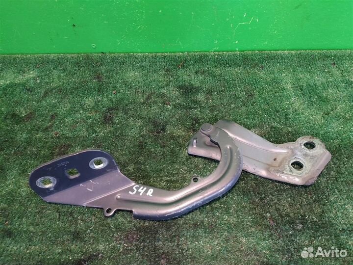 Петля капота правая Ford Focus 3 (CB8) 2015