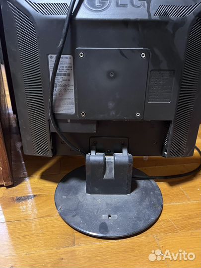 Монитор LG flatron l1750s