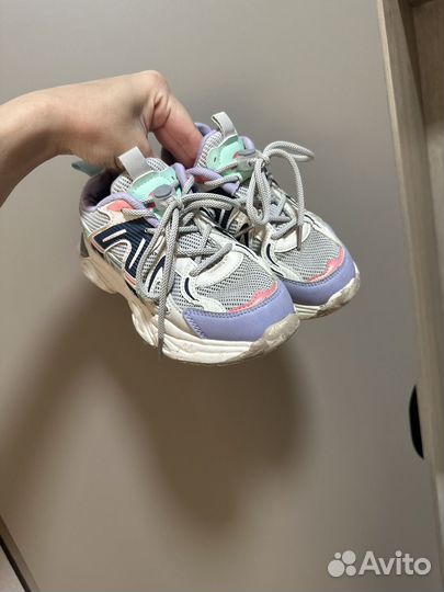 Кроссовки 33