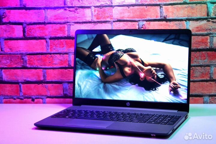 Современный ноутбук HP на Core i5