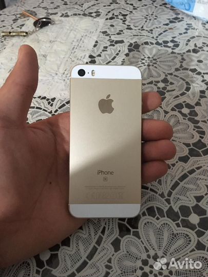 iPhone SE, 64 ГБ